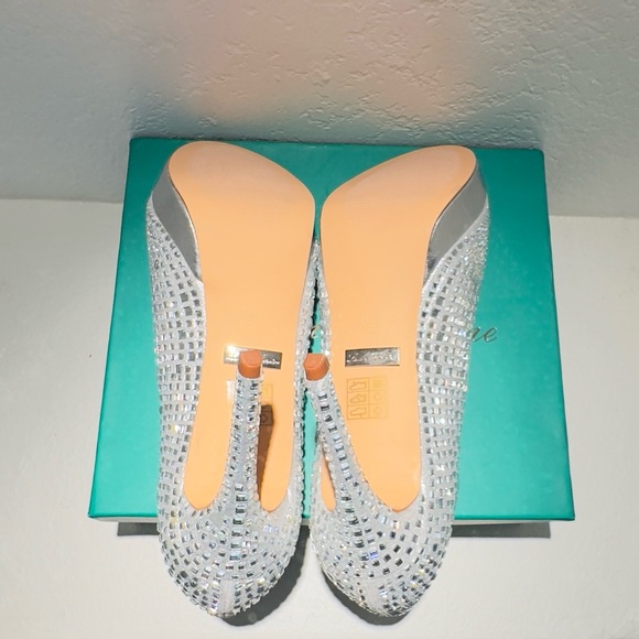 NWT Lauren Lorraine Sparkling Silver Candie Open Toe Platform Heels - Picture 11 of 11